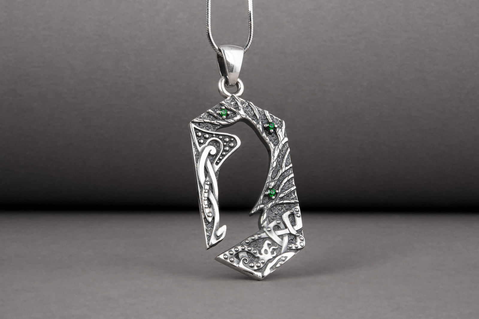 Pendentif Corbeau et Ornement serti de pierres — Argent 925