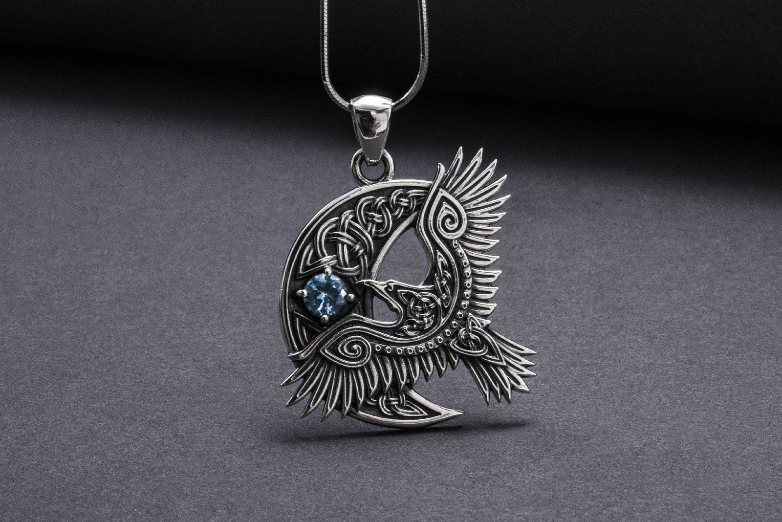 Pendentif Corbeau serti de pierres — Argent 925