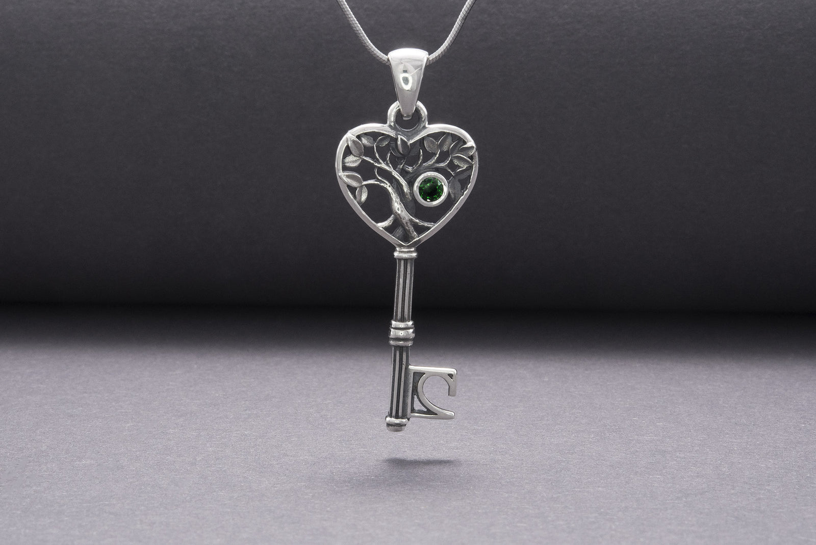 Pendentif Yggdrasil et Arbre pierre verte — Argent 925