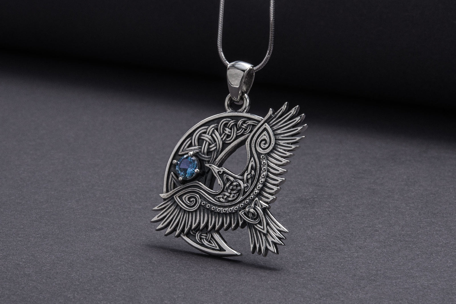 Pendentif Corbeau serti de pierres — Argent 925