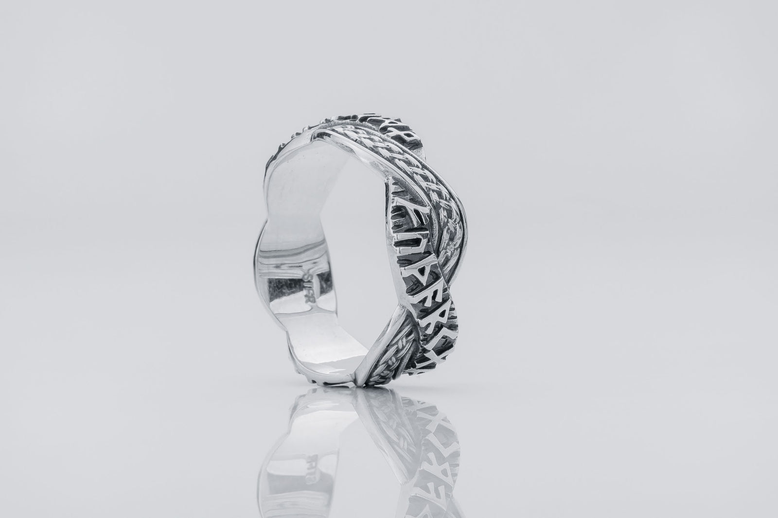 Bague Futhark Ancien et Runes Sigrun — Argent 925