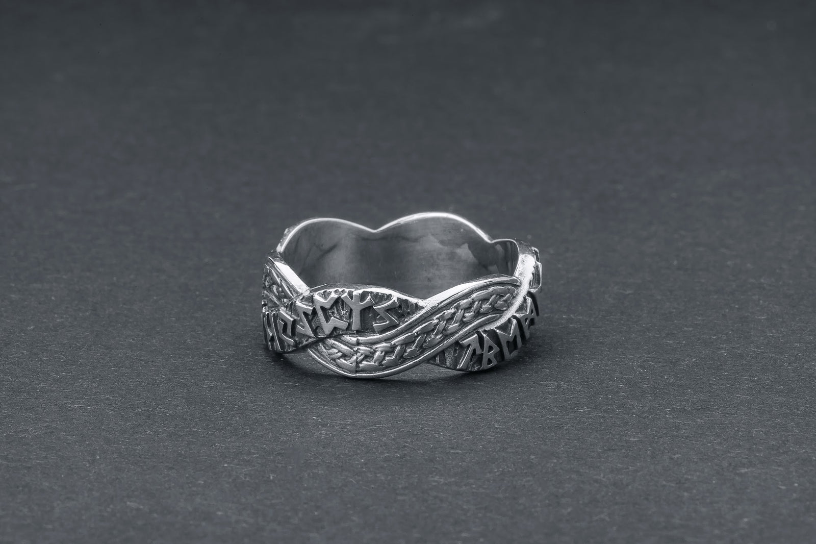 Bague Futhark Ancien et Runes Sigrun — Argent 925