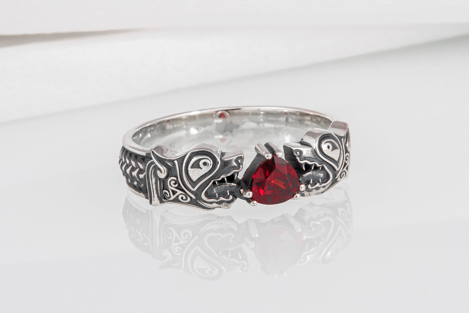 Bague Loup et Fenrir sertie de pierres — Argent 925