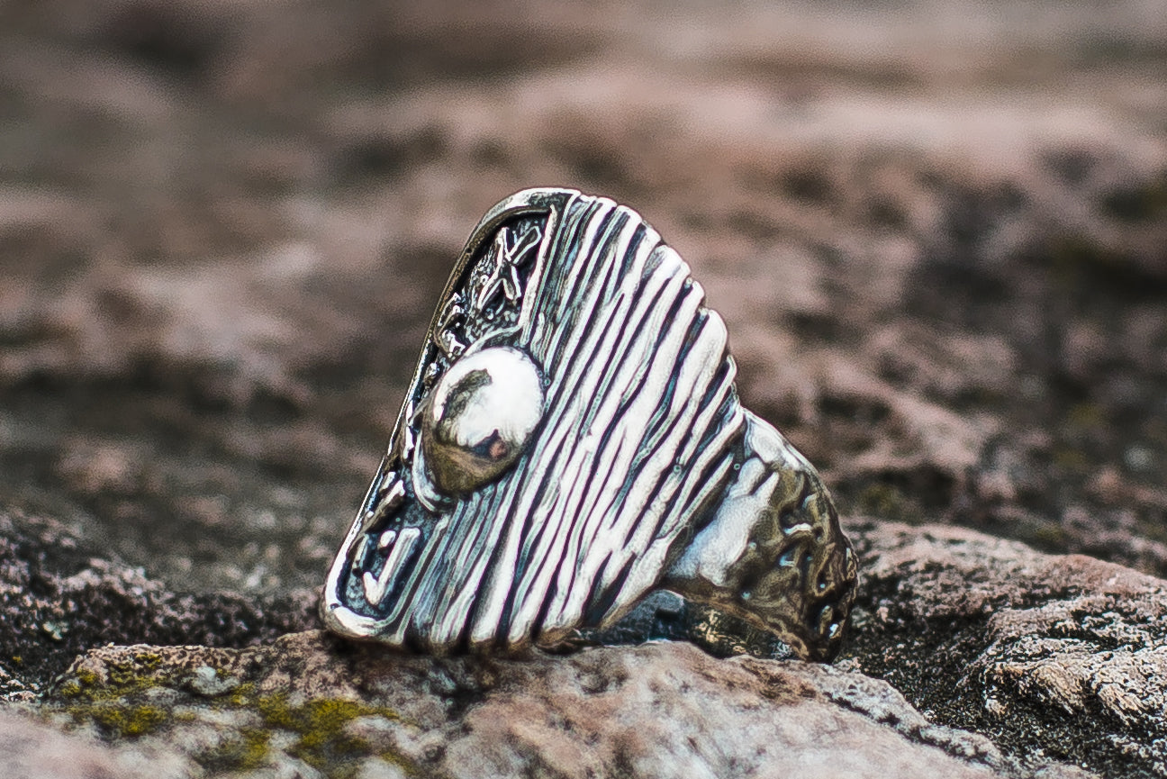 Bague Texturée Bouclier et Runes — Argent 925