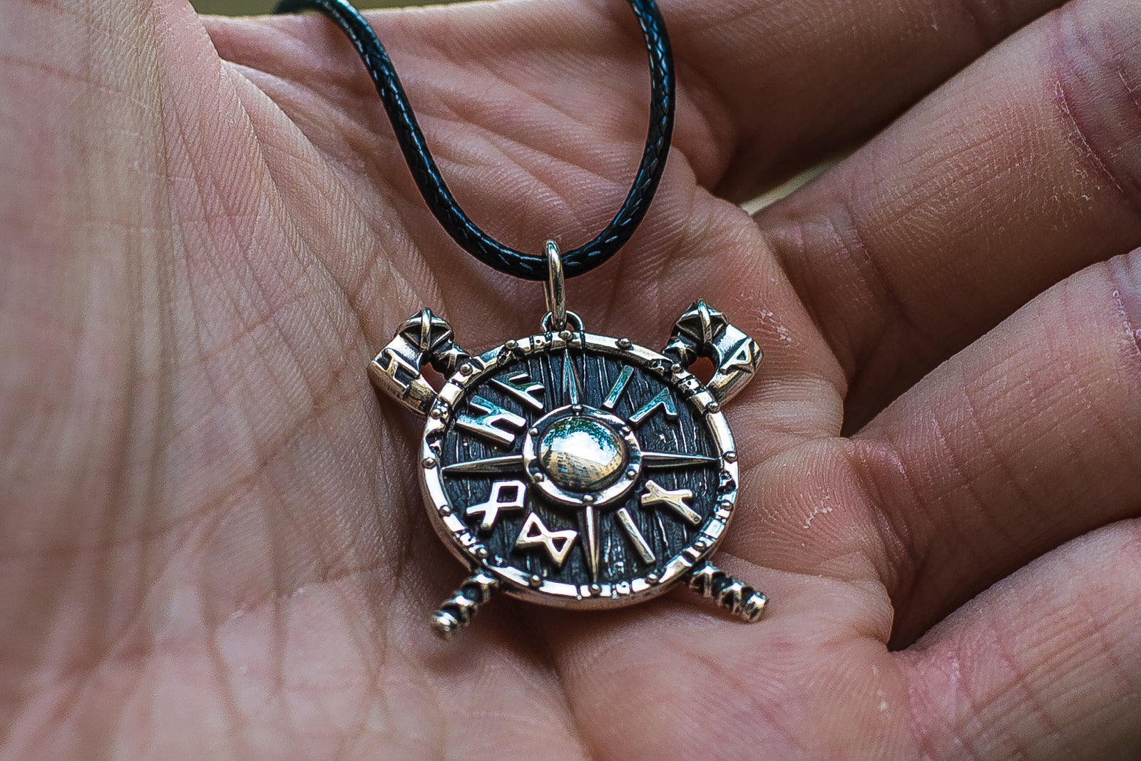 Pendentif Bouclier et Haches Arme — Argent 925