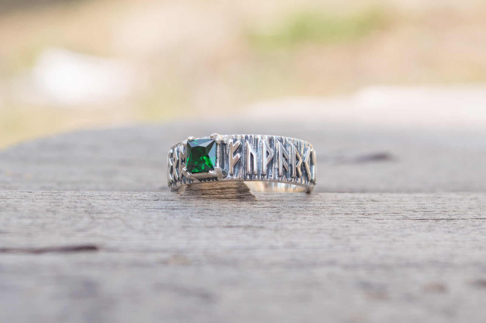 Bague Runes et Zircon Cubique pierre verte — Argent 925