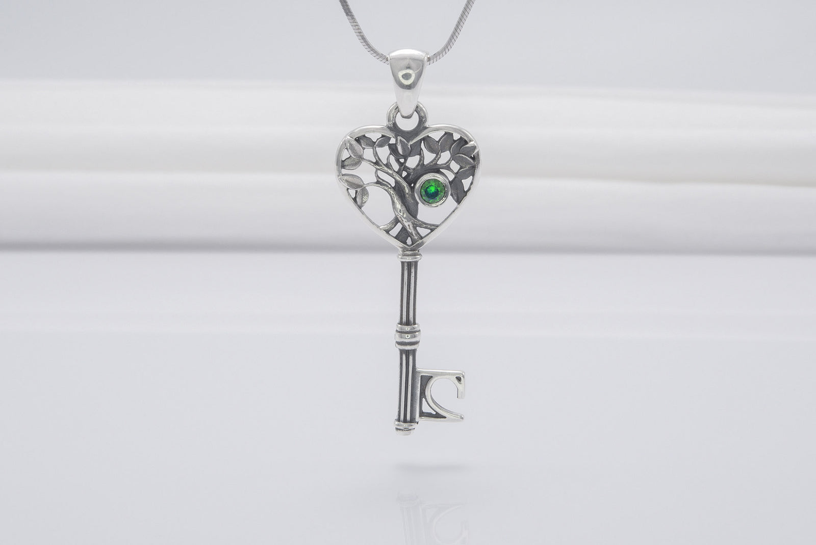 Pendentif Yggdrasil et Arbre pierre verte — Argent 925