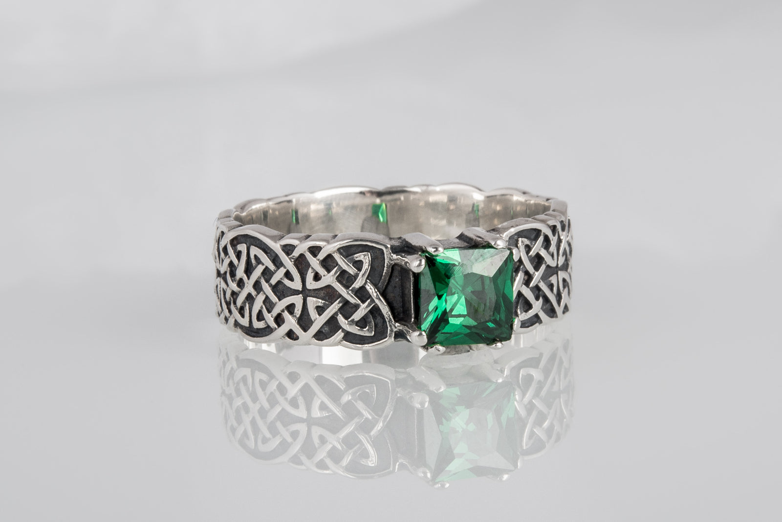 Bague Ornement et Zircon Cubique pierre verte — Argent 925