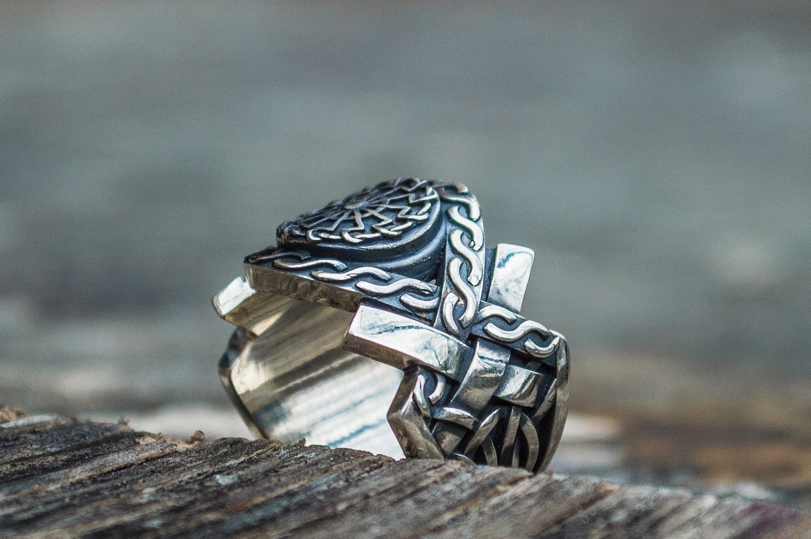 Bague Soleil Noir et Ornement Massive — Argent 925