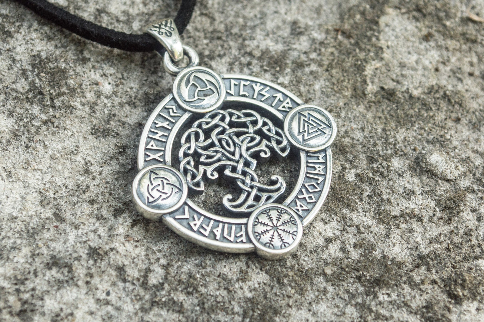 Pendentif Yggdrasil Runique — Argent 925