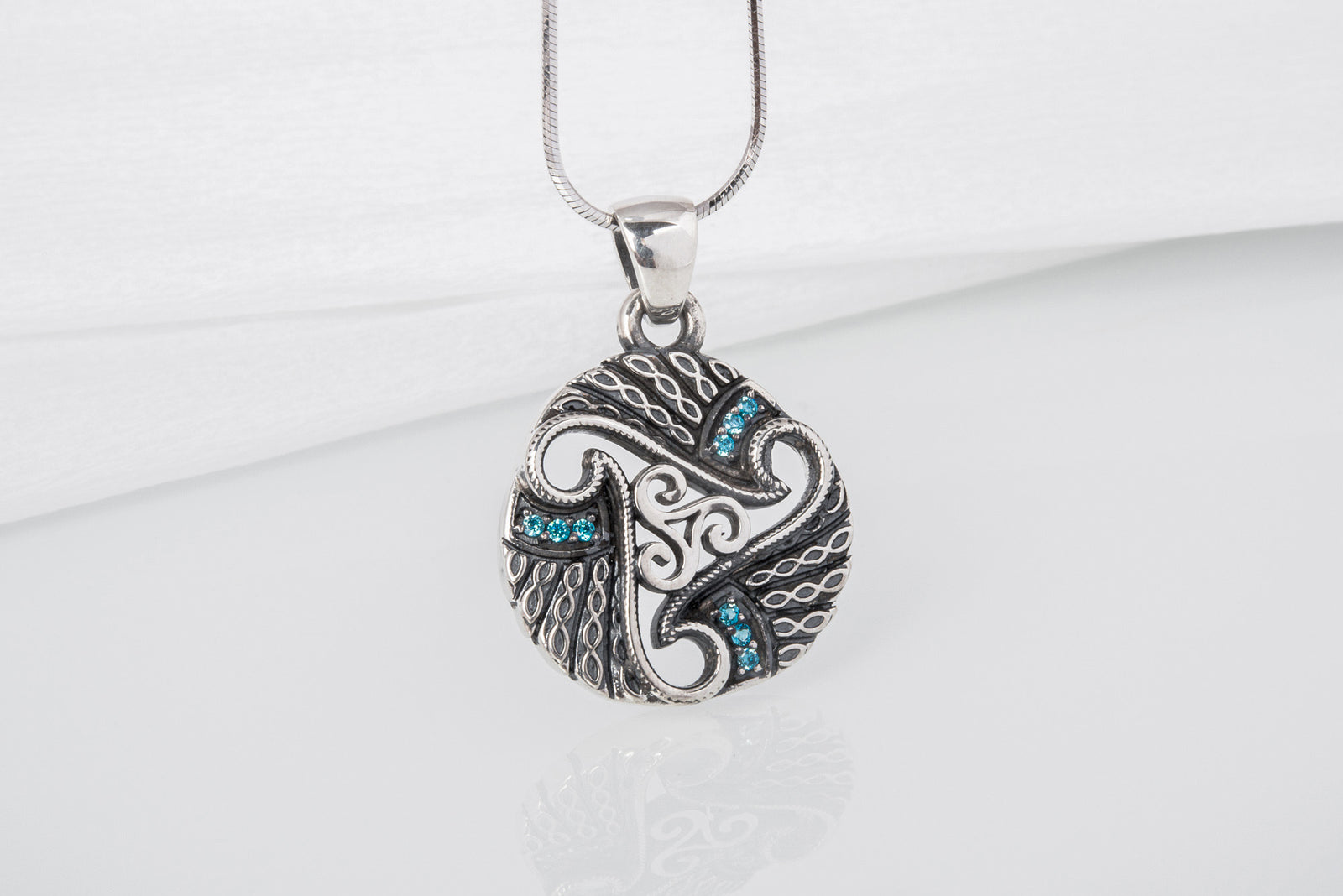 Pendentif Triskèle serti de pierres — Argent 925
