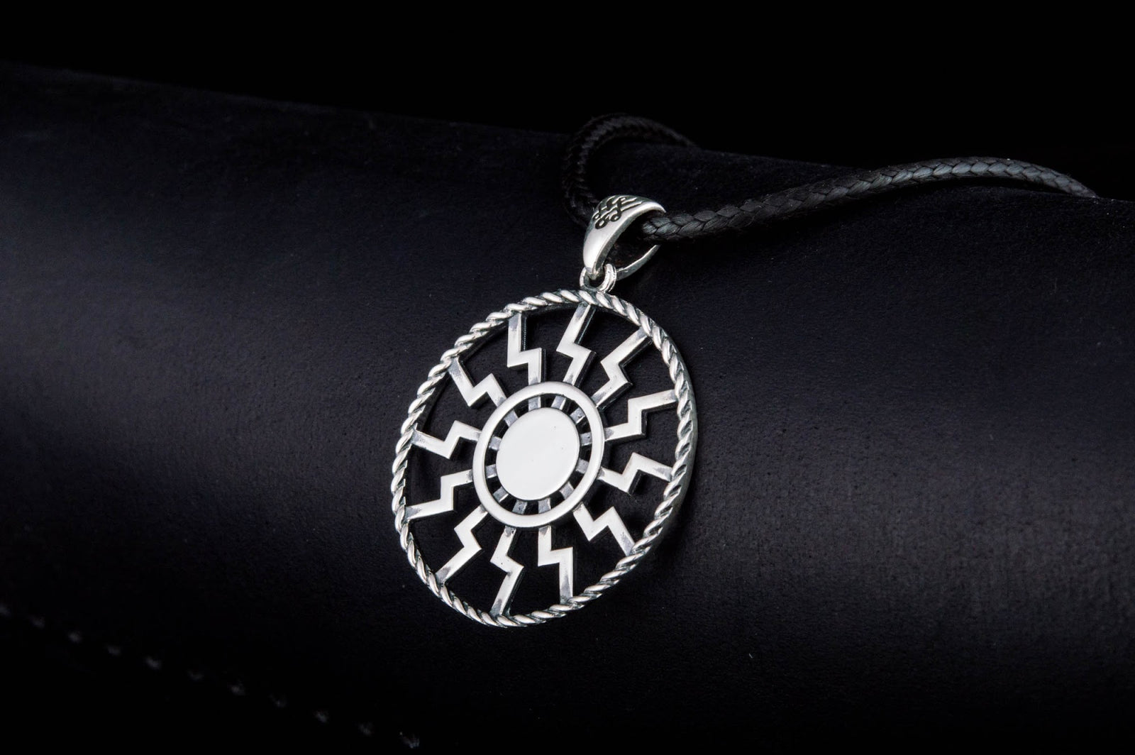 Pendentif Soleil Noir Petit Modèle — Argent 925