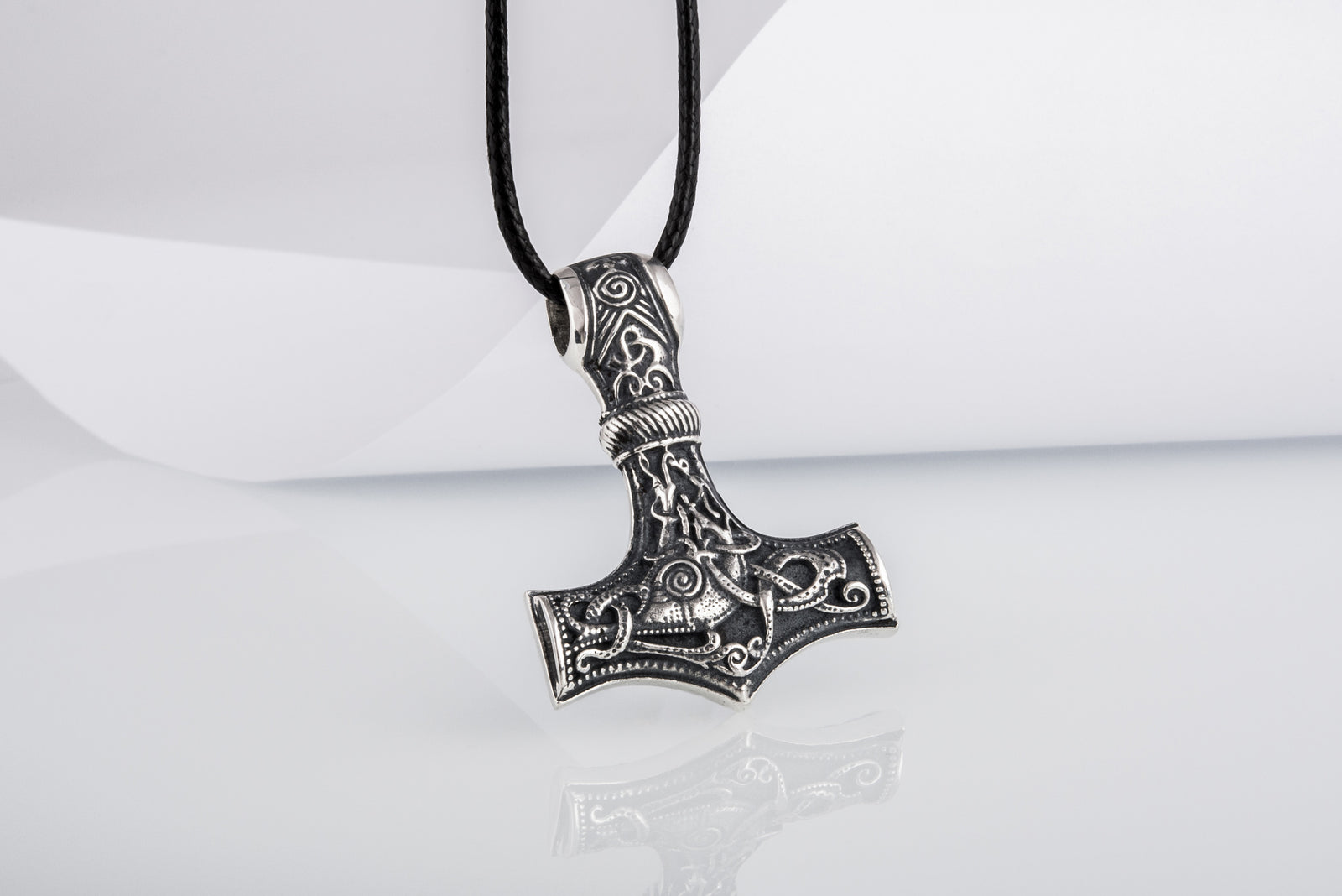 Pendentif Marteau de Thor et Mjölnir Ornement — Argent 925