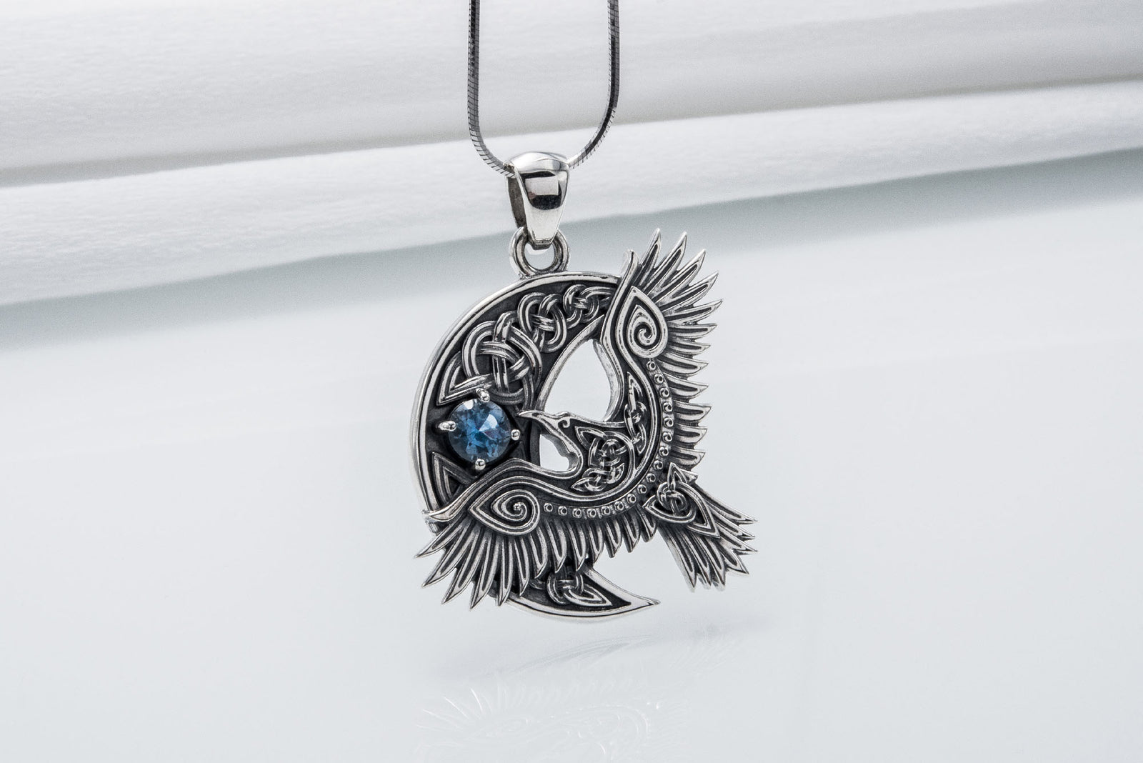 Pendentif Corbeau serti de pierres — Argent 925