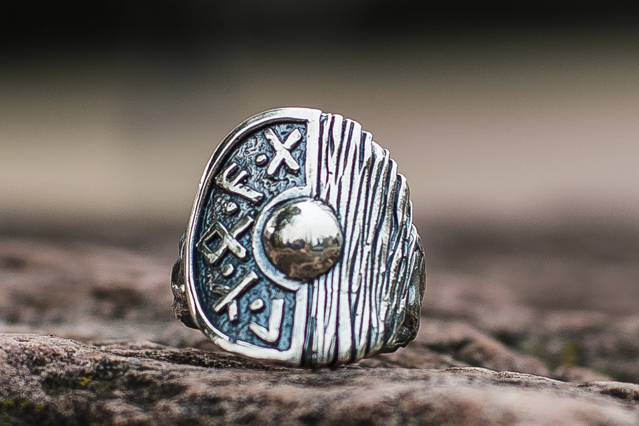 Bague Texturée Bouclier et Runes — Argent 925