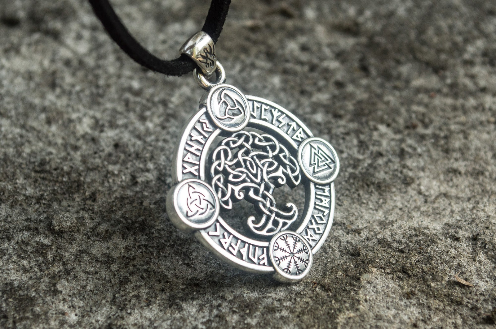 Pendentif Yggdrasil Runique — Argent 925
