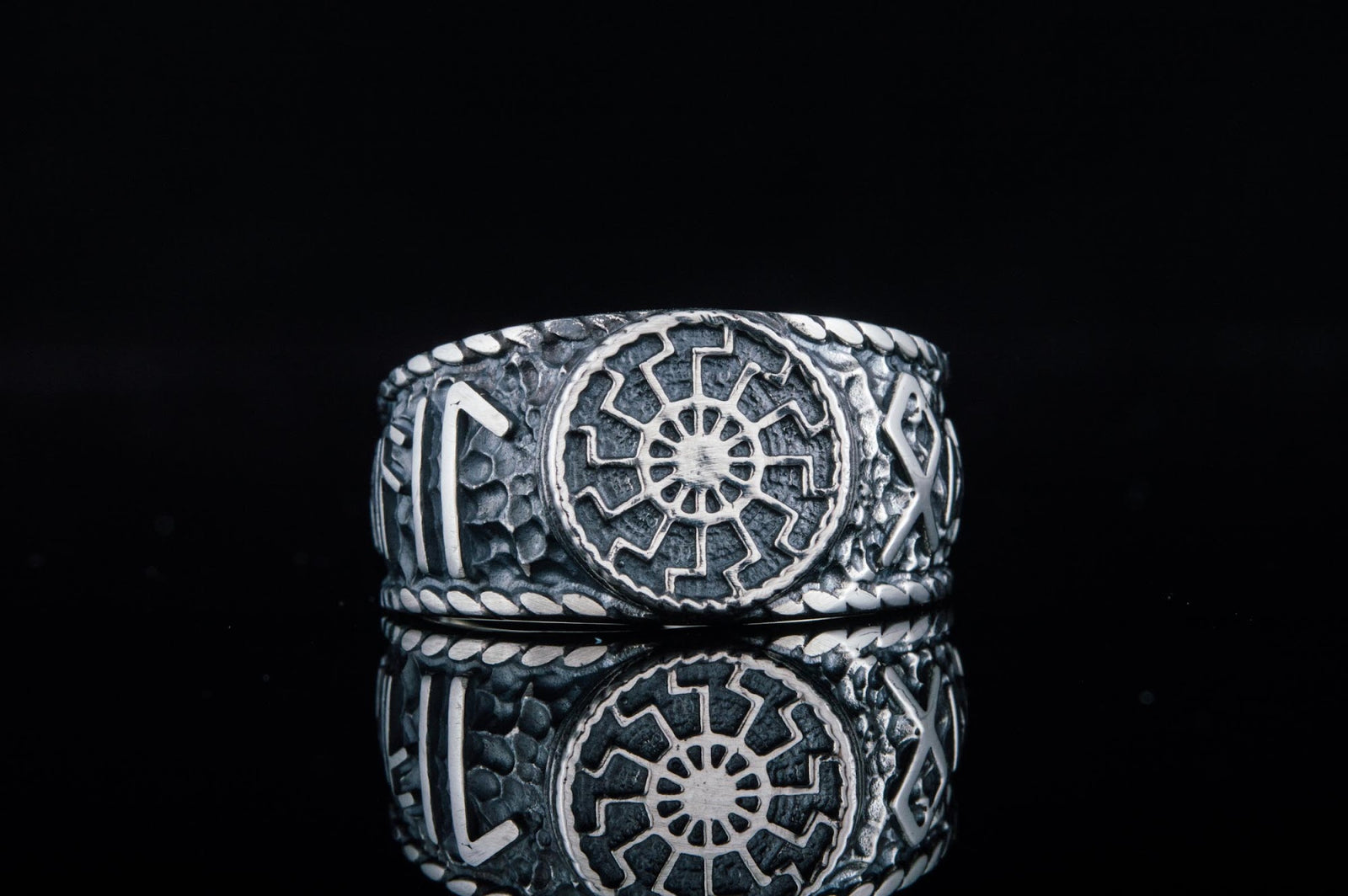 Bague Soleil Noir et Salut à Odin Runes — Argent 925