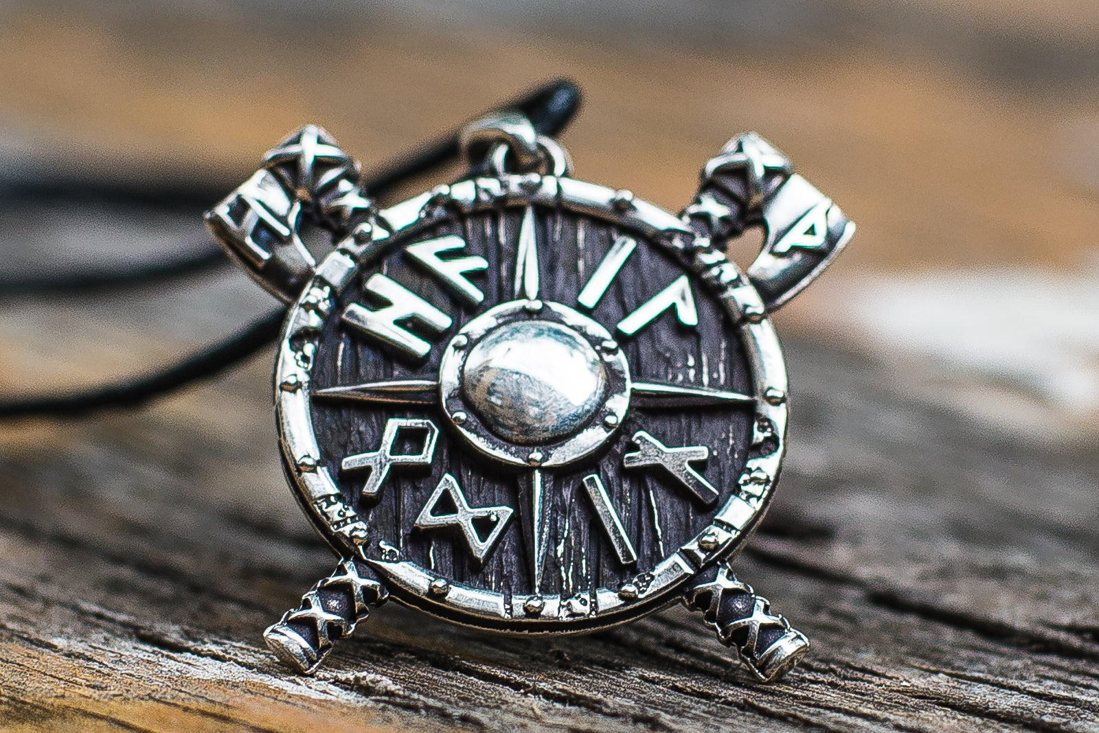 Pendentif Bouclier et Haches Runes — Argent 925