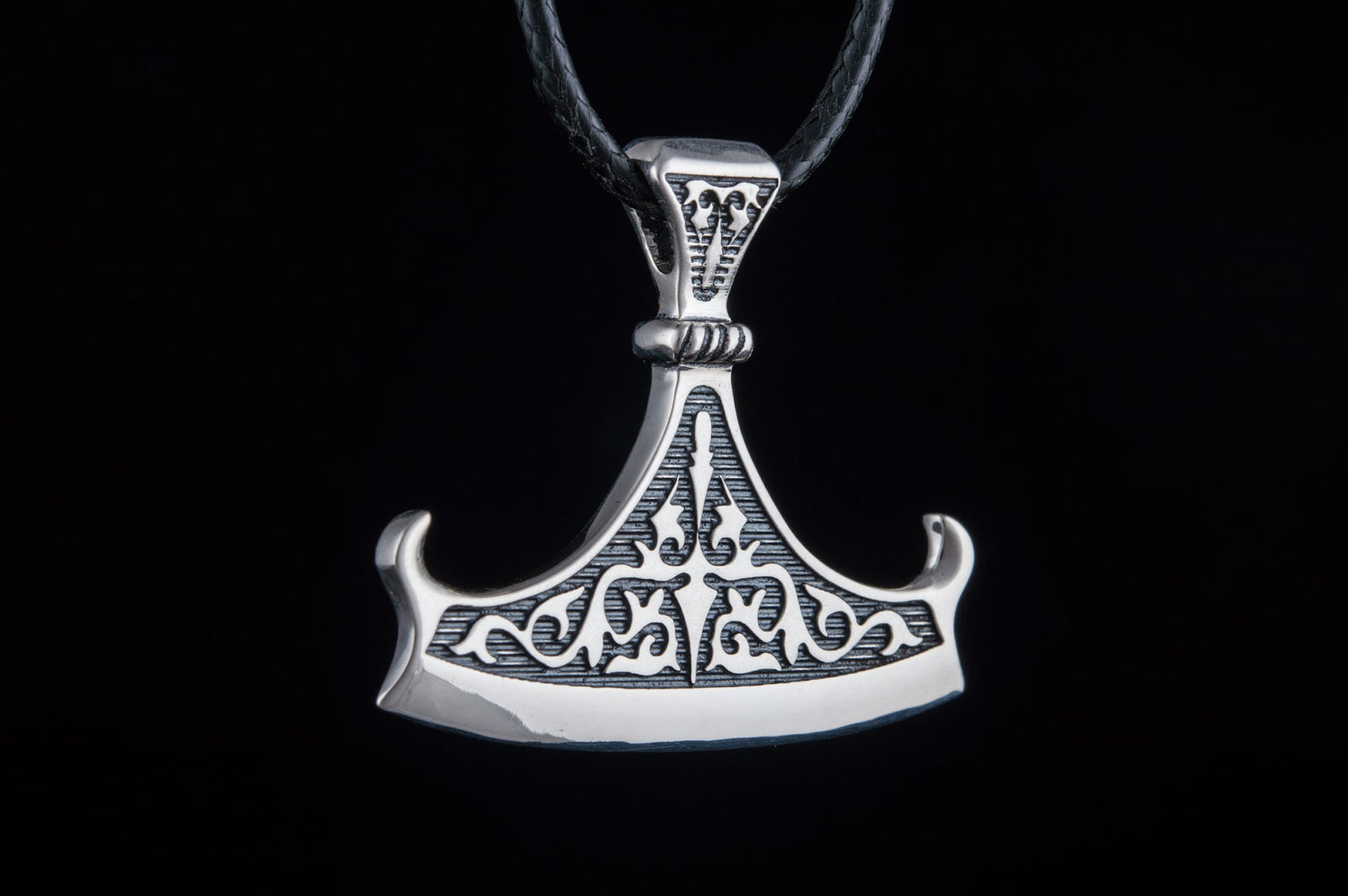 Pendentif Perun et Hache — Argent 925