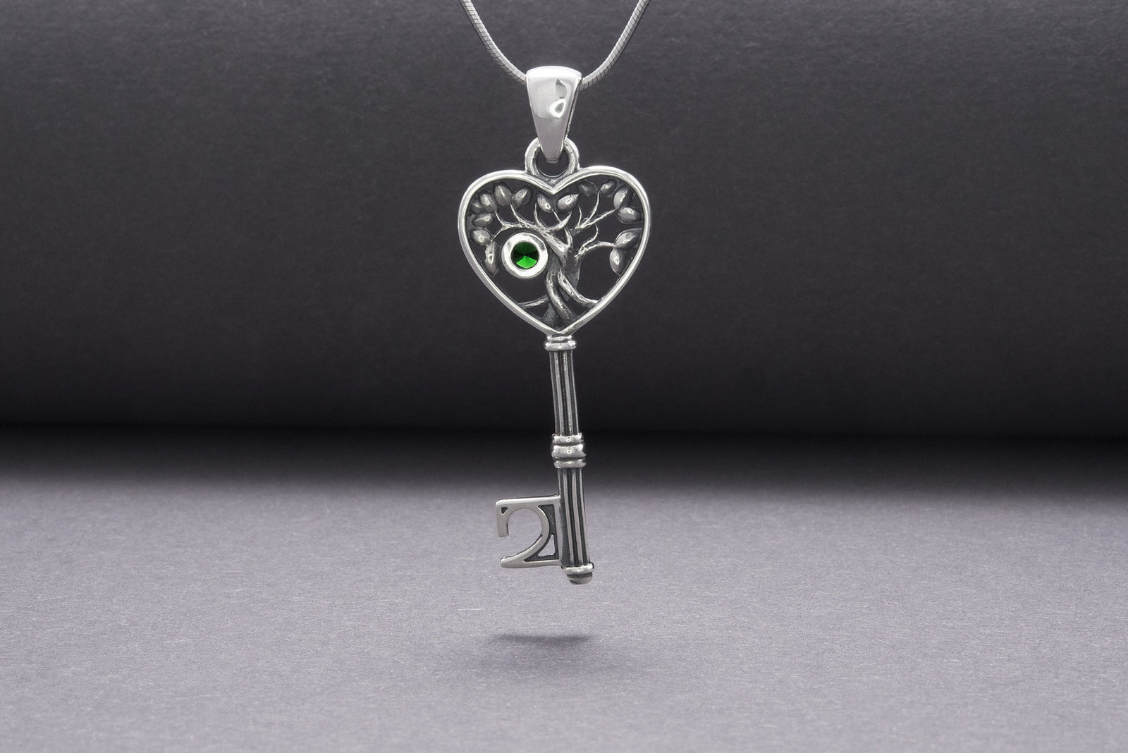 Pendentif Yggdrasil et Arbre pierre verte — Argent 925