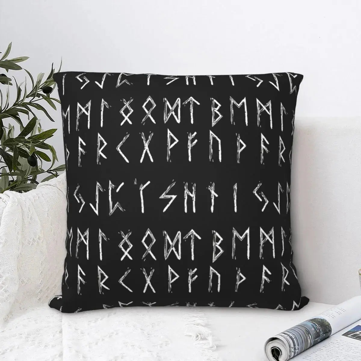 Housse de Coussin Alphabet Futhark - Viking Héritage