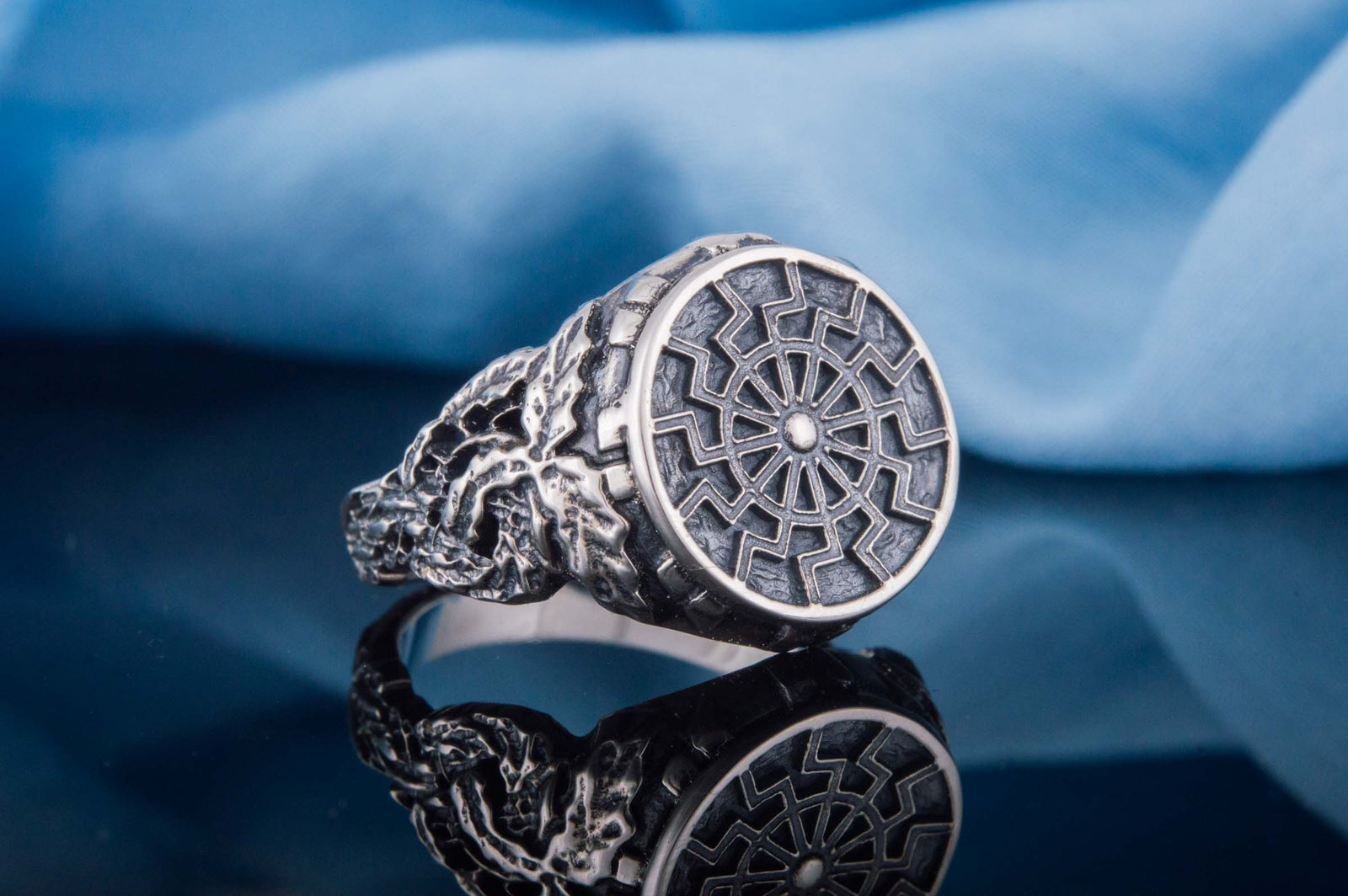 Bague Soleil Noir et Feuilles de Chêne Ragnar — Argent 925