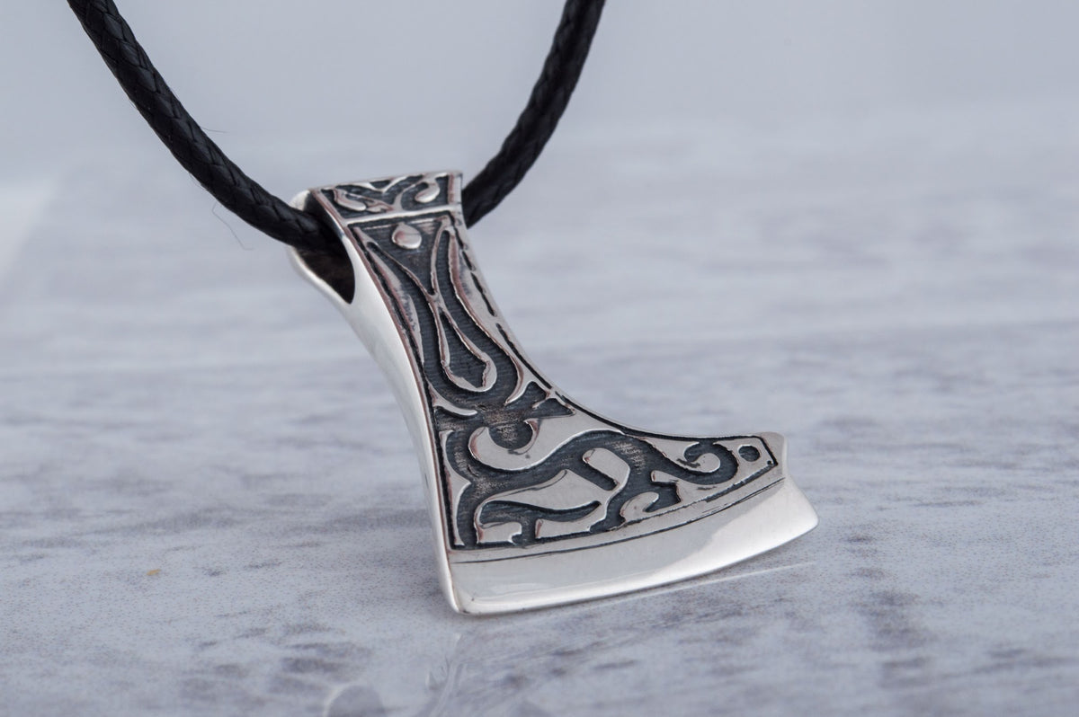 Pendentif Hache et Ornement Veles — Argent 925