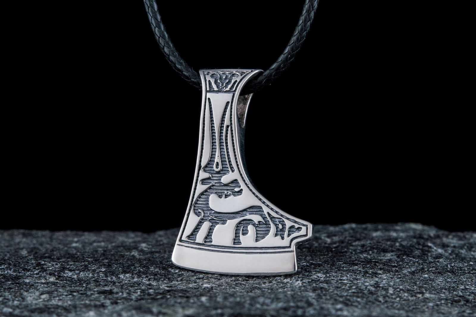 Pendentif Hache et Ornement Veles — Argent 925