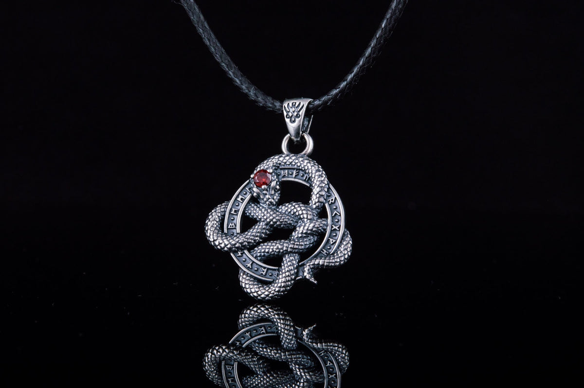 Pendentif Serpent et Runes pierre rouge — Argent 925