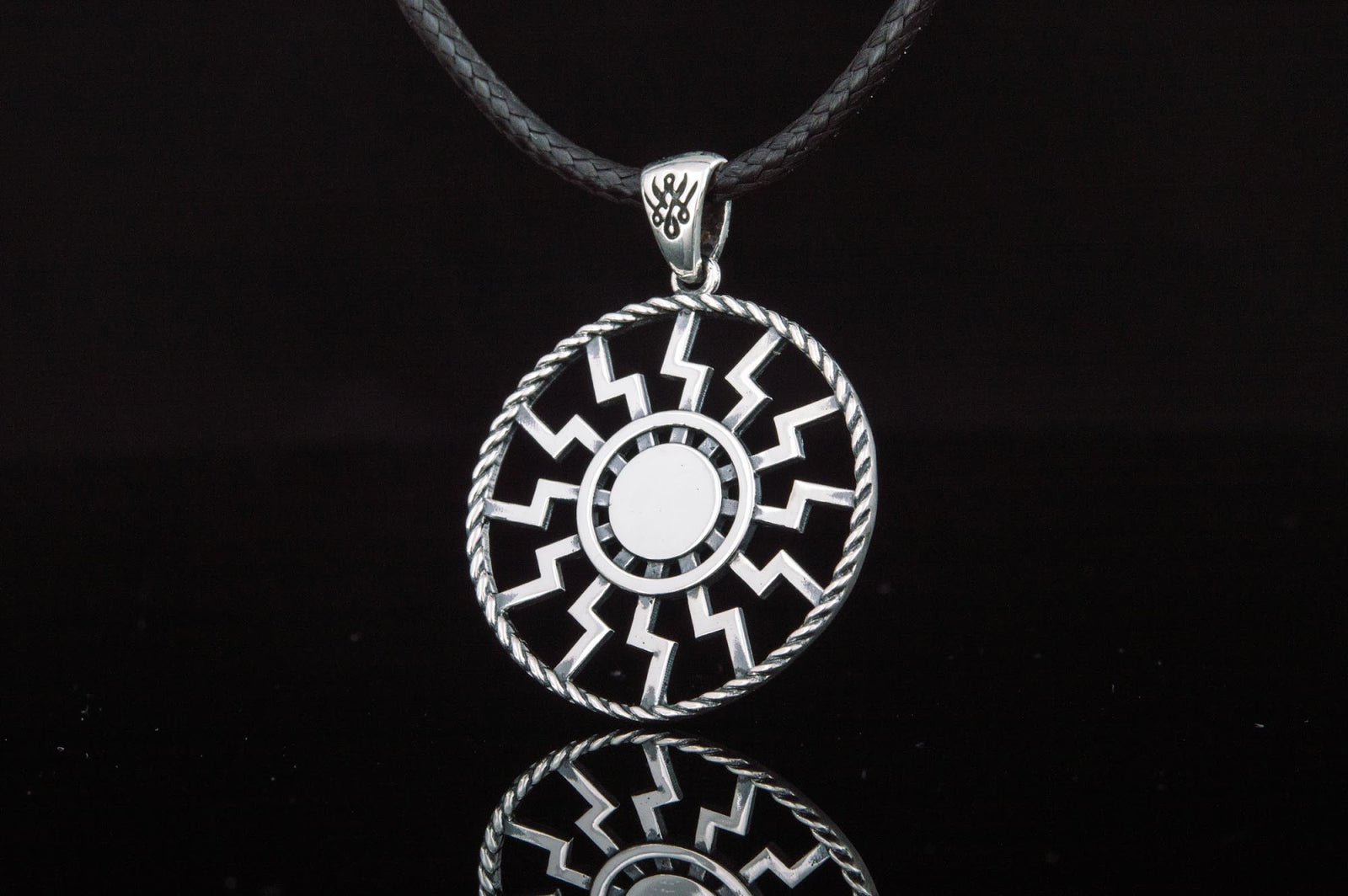 Pendentif Soleil Noir Petit Modèle — Argent 925