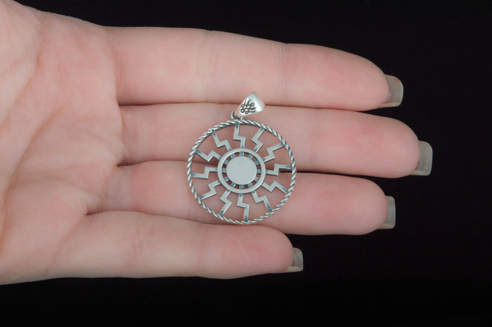 Pendentif Soleil Noir Petit Modèle — Argent 925