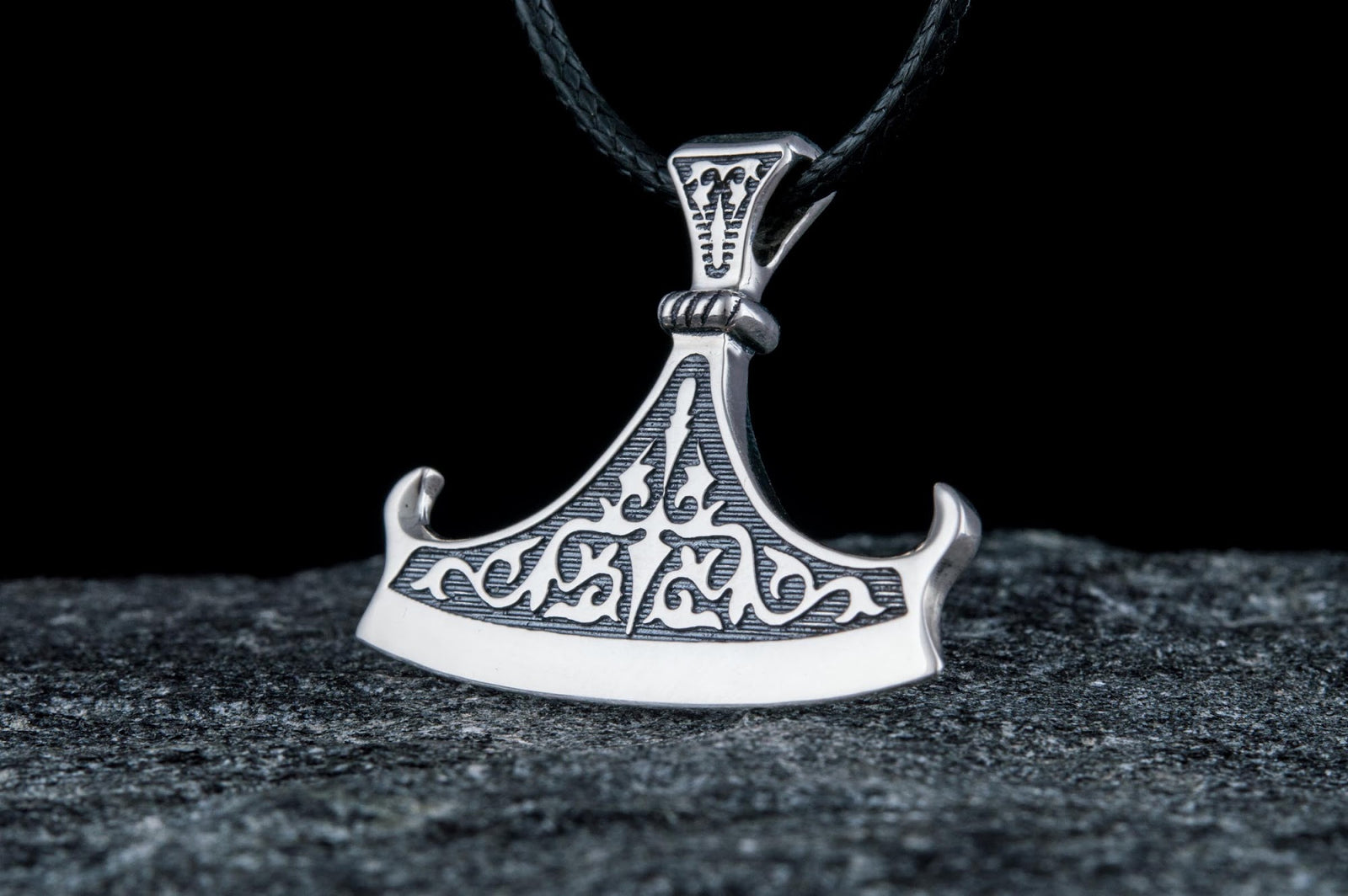 Pendentif Perun et Hache — Argent 925