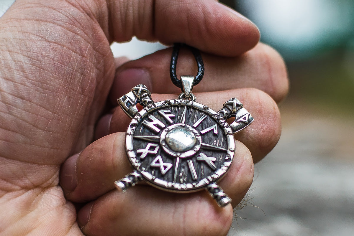 Pendentif Bouclier et Haches Runes — Argent 925