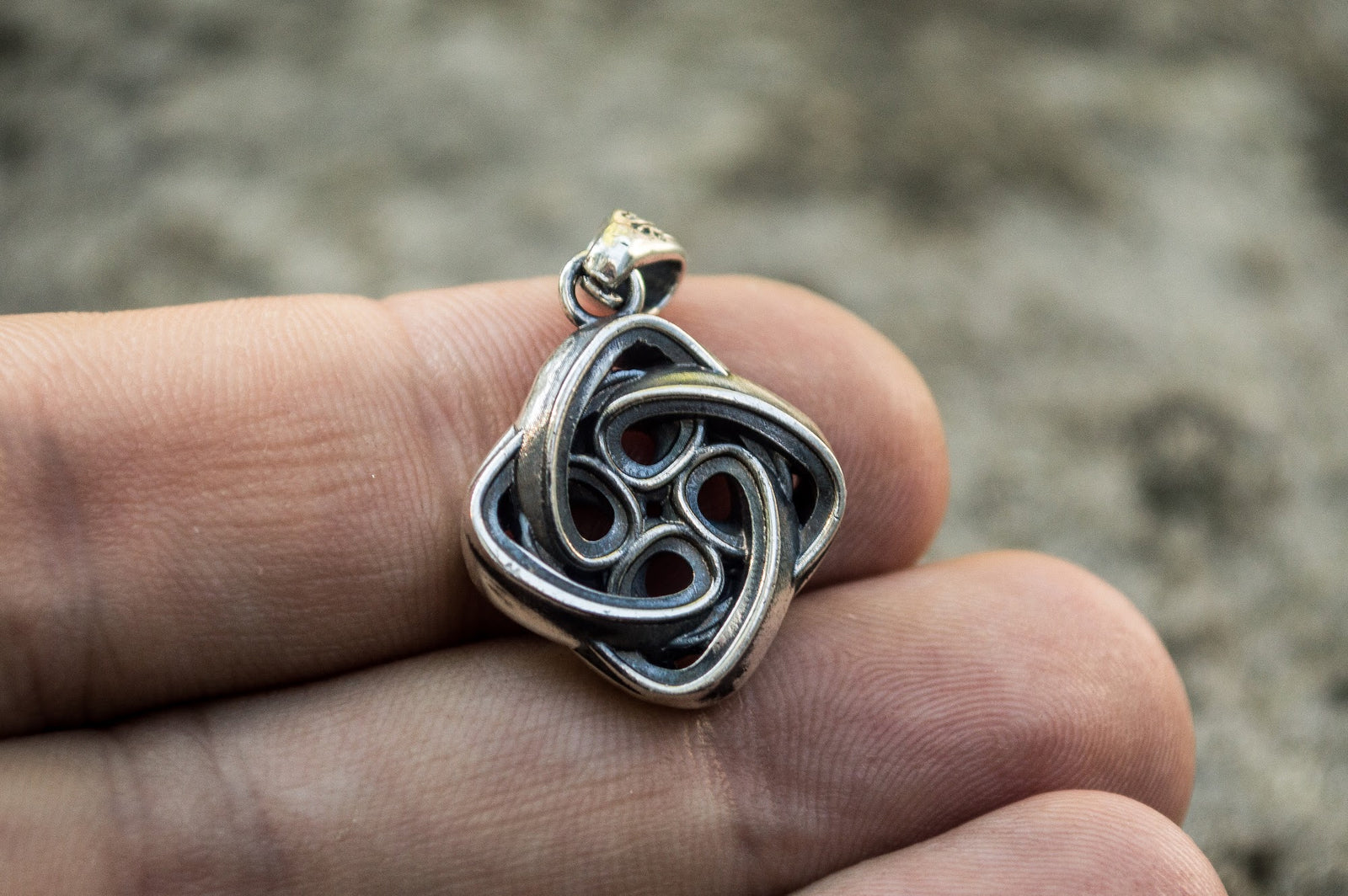 Pendentif Nœud Celtique et Ornement — Argent 925