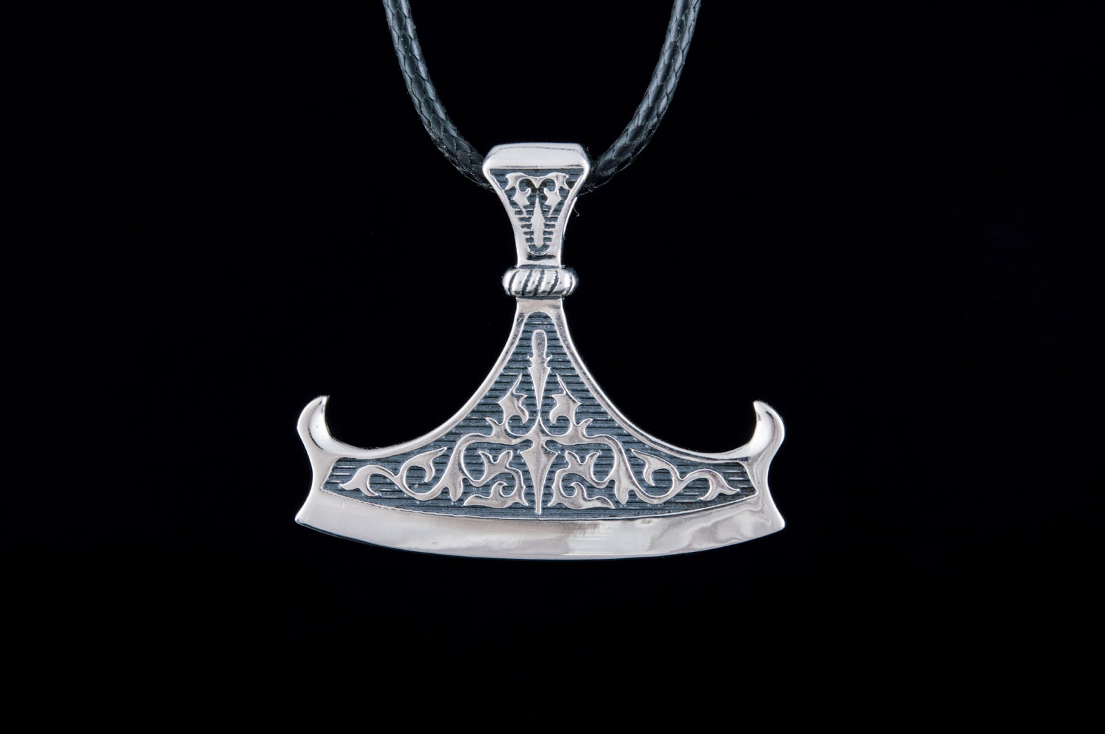 Pendentif Perun et Hache — Argent 925