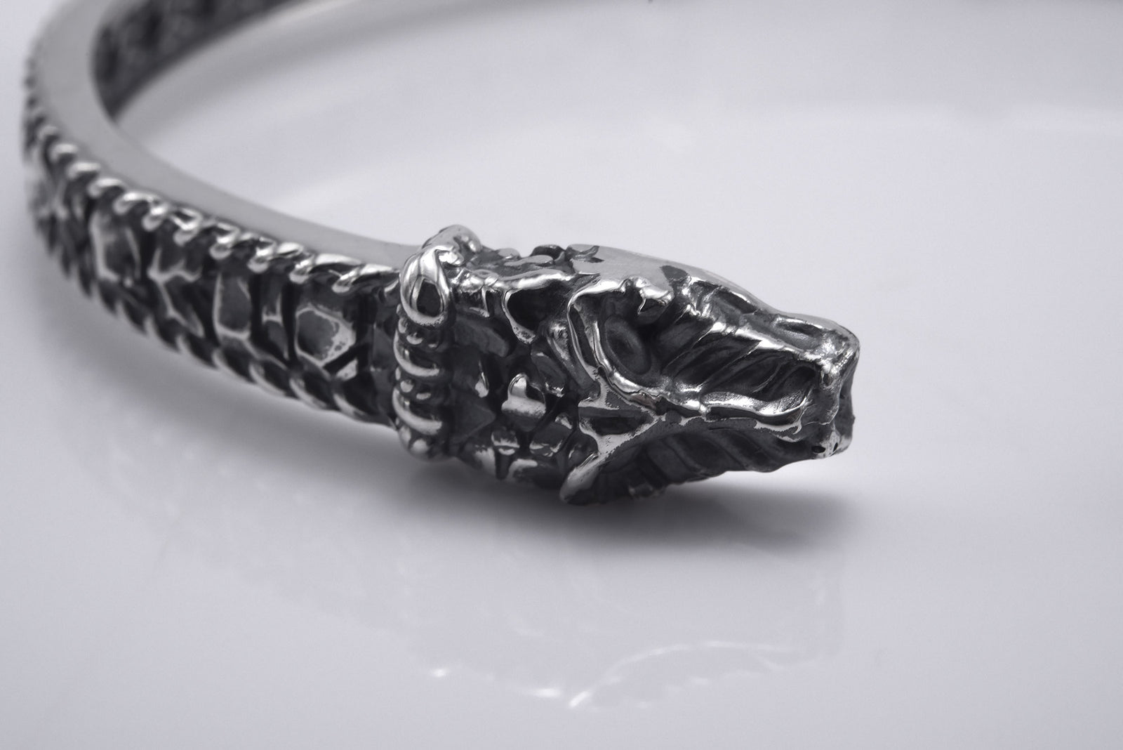 Bracelet Texturé Jörmungand et Futhark Ancien — Argent 925