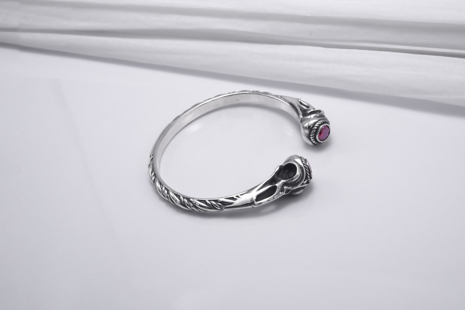 Bracelet Corbeau et Tête de Mort pierre rouge — Argent 925