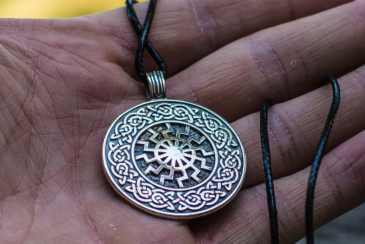 Pendentif Soleil Noir et Ornement — Argent 925