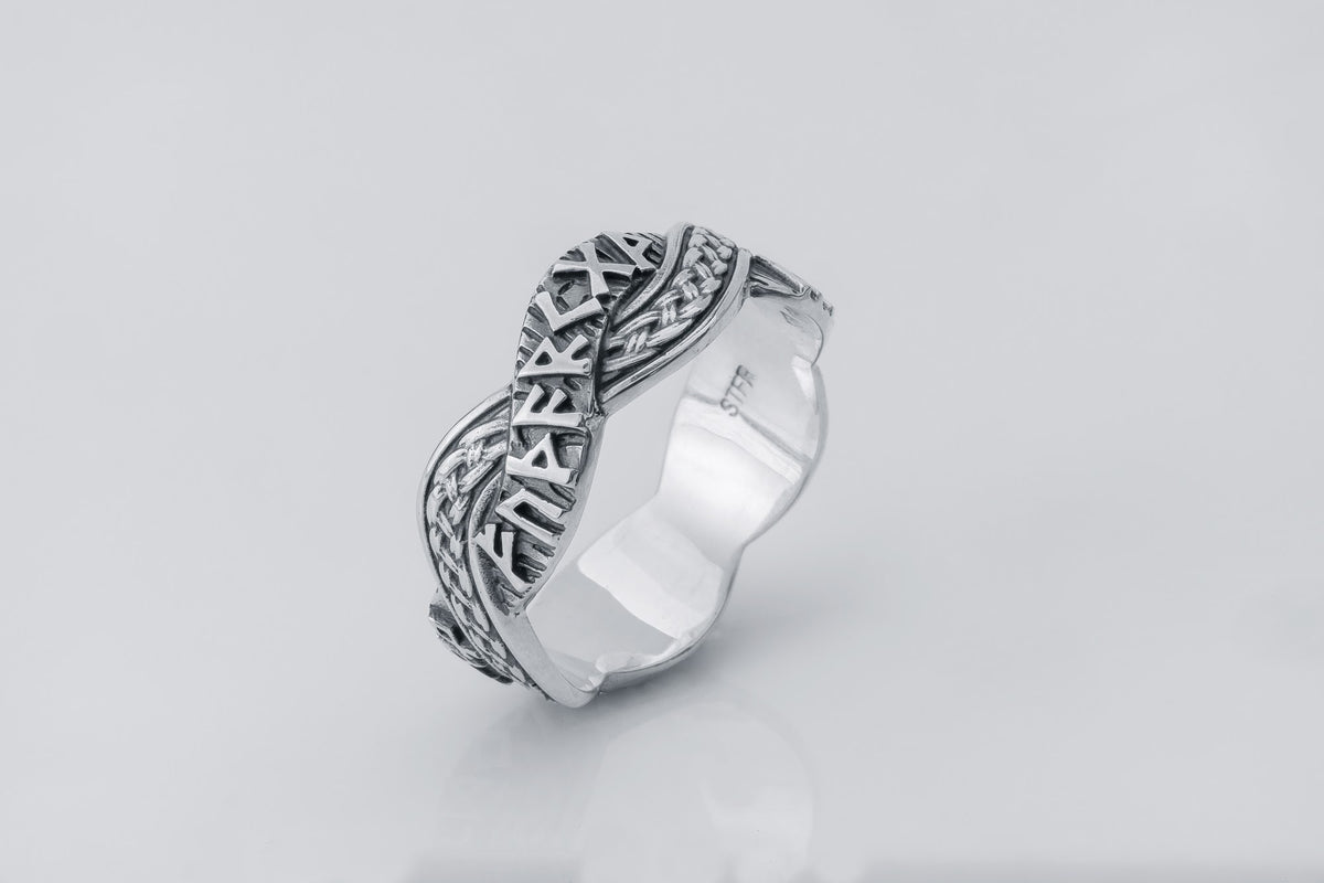 Bague Futhark Ancien et Runes Sigrun — Argent 925