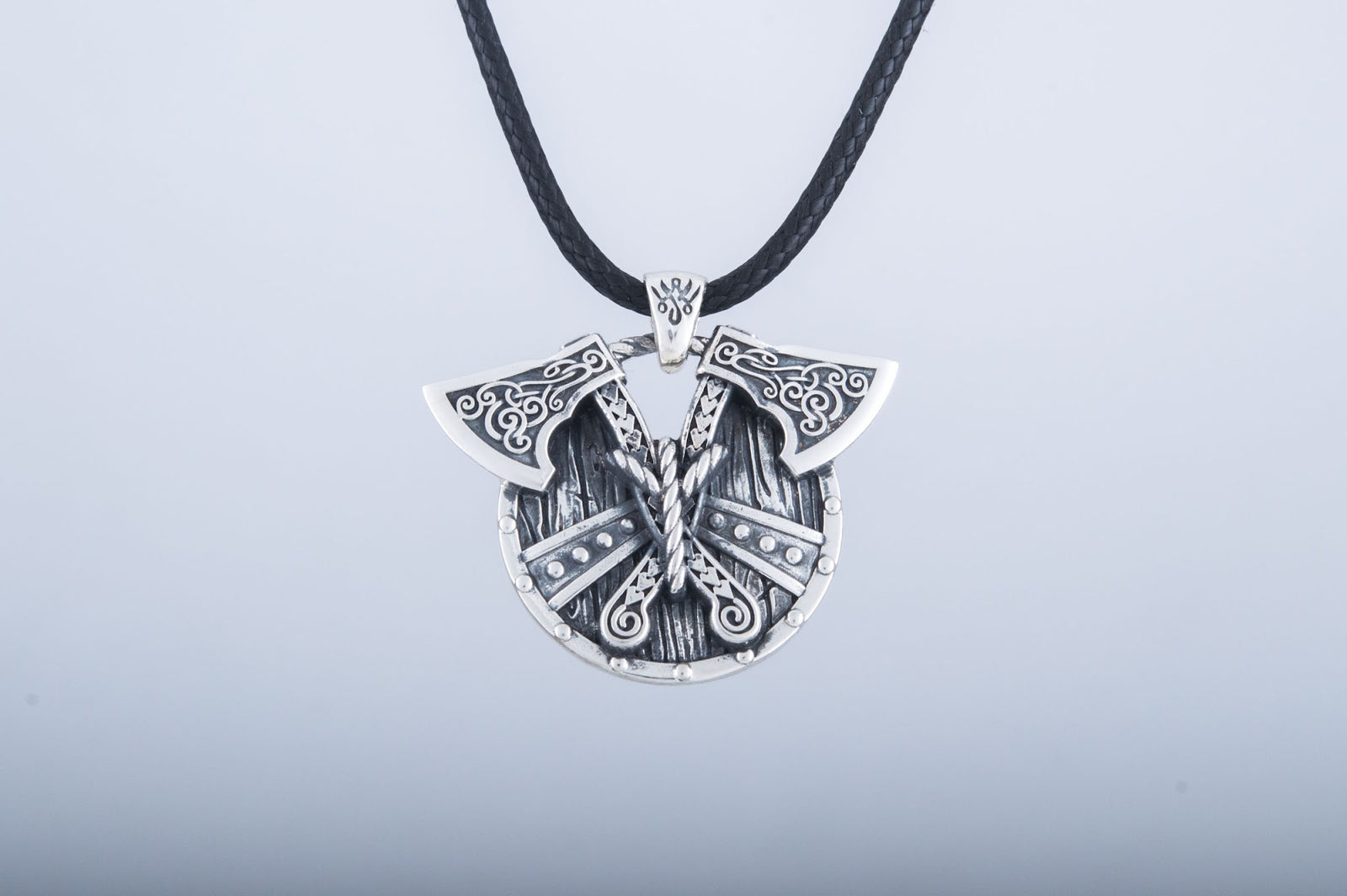 Pendentif Bouclier et Haches — Argent 925