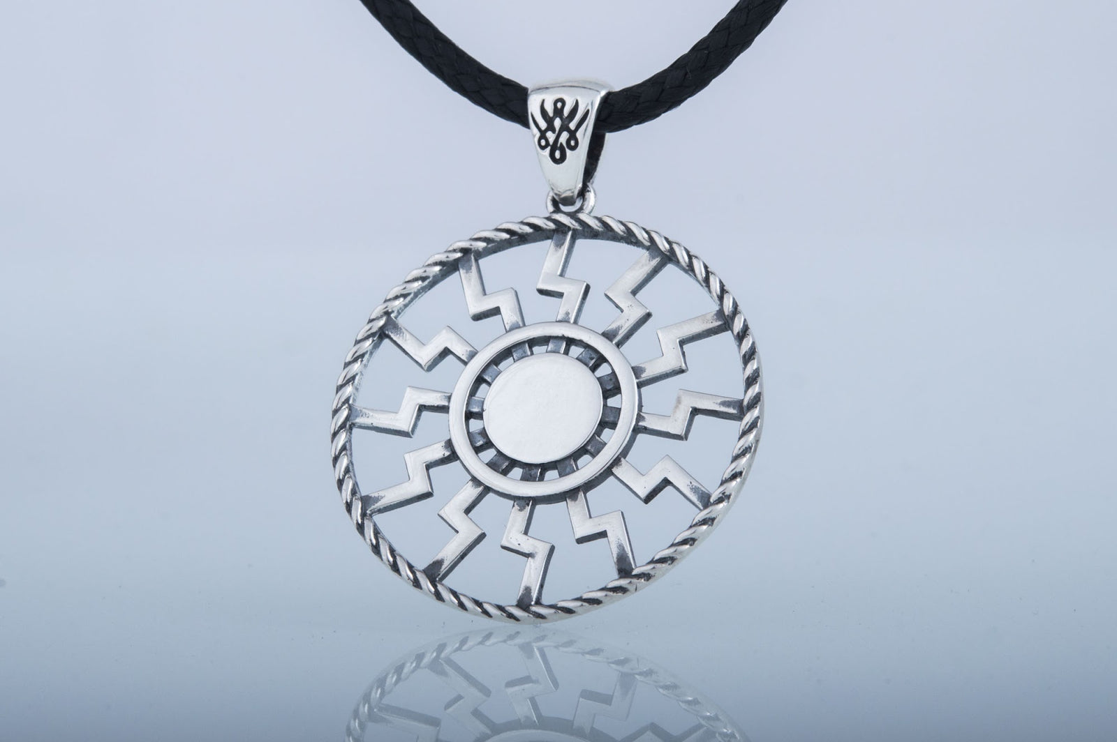 Pendentif Soleil Noir Petit Modèle — Argent 925