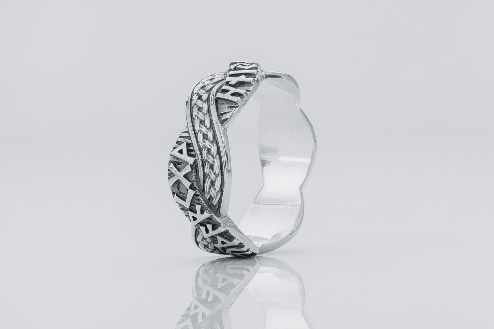 Bague Futhark Ancien et Runes Sigrun — Argent 925
