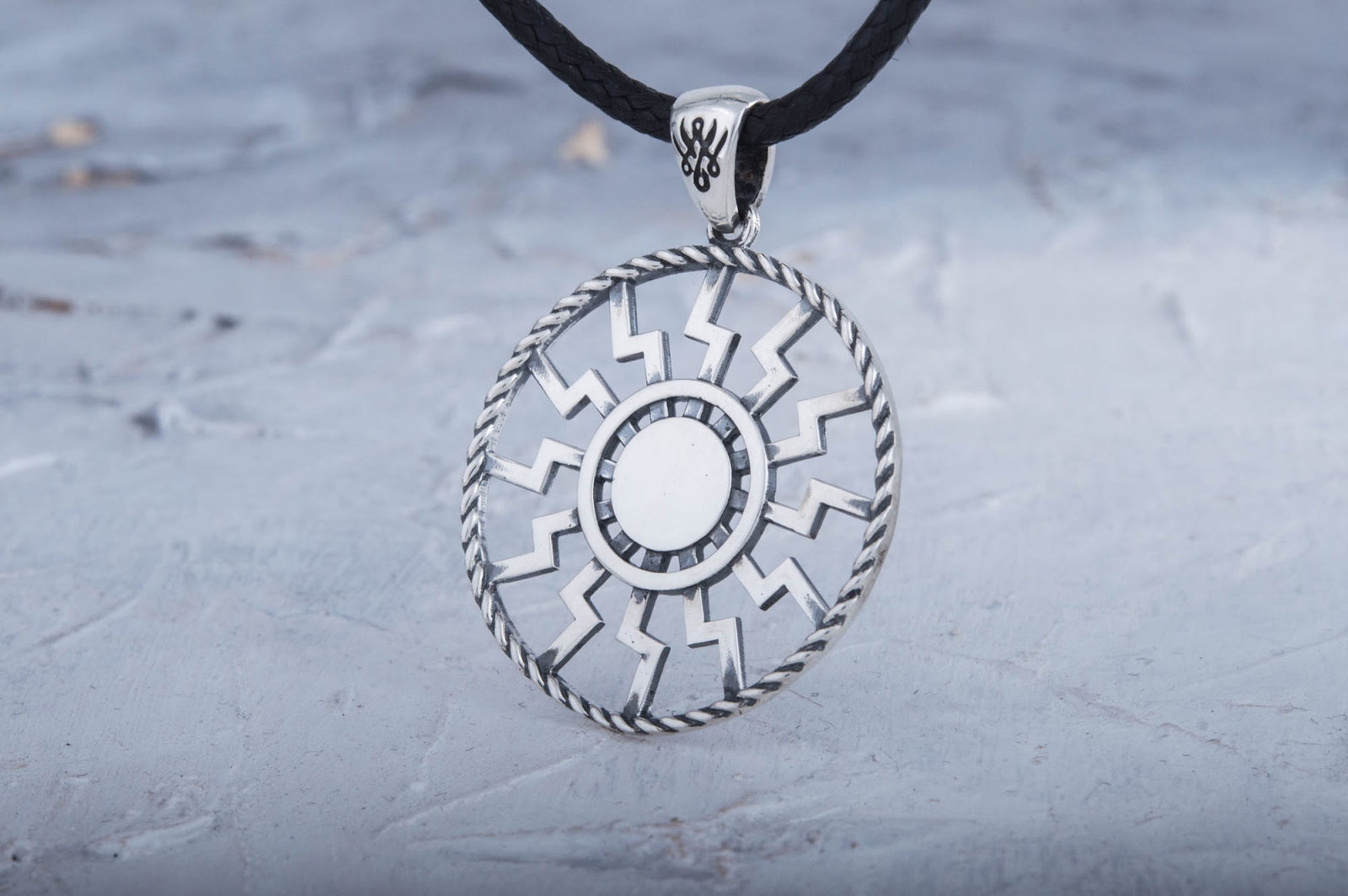 Pendentif Soleil Noir Petit Modèle — Argent 925