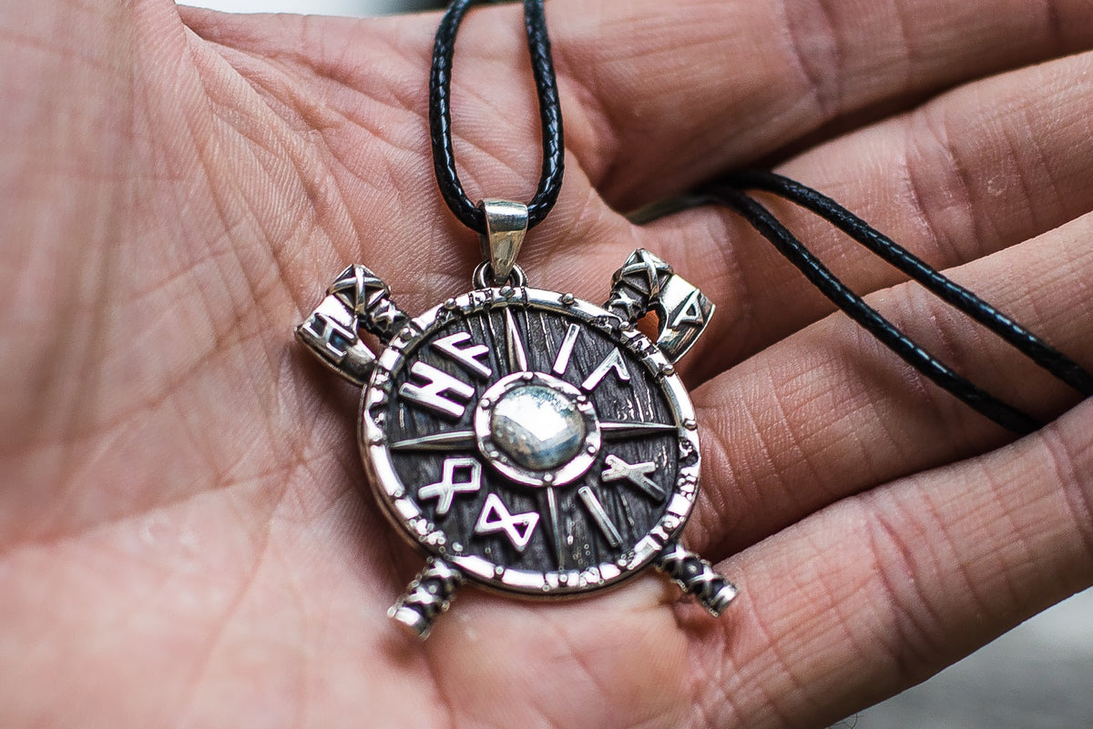 Pendentif Bouclier et Haches Runes — Argent 925