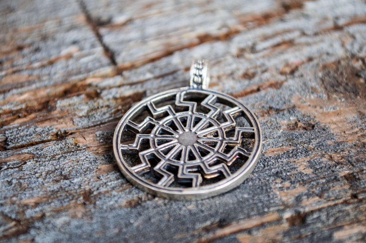 Pendentif Soleil Noir Alva — Argent 925