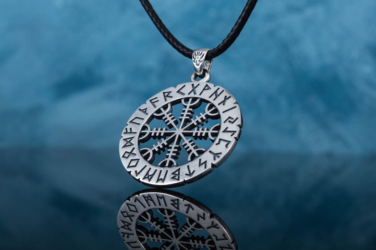 Pendentif Aegishjalmur et Futhark Ancien — Argent 925
