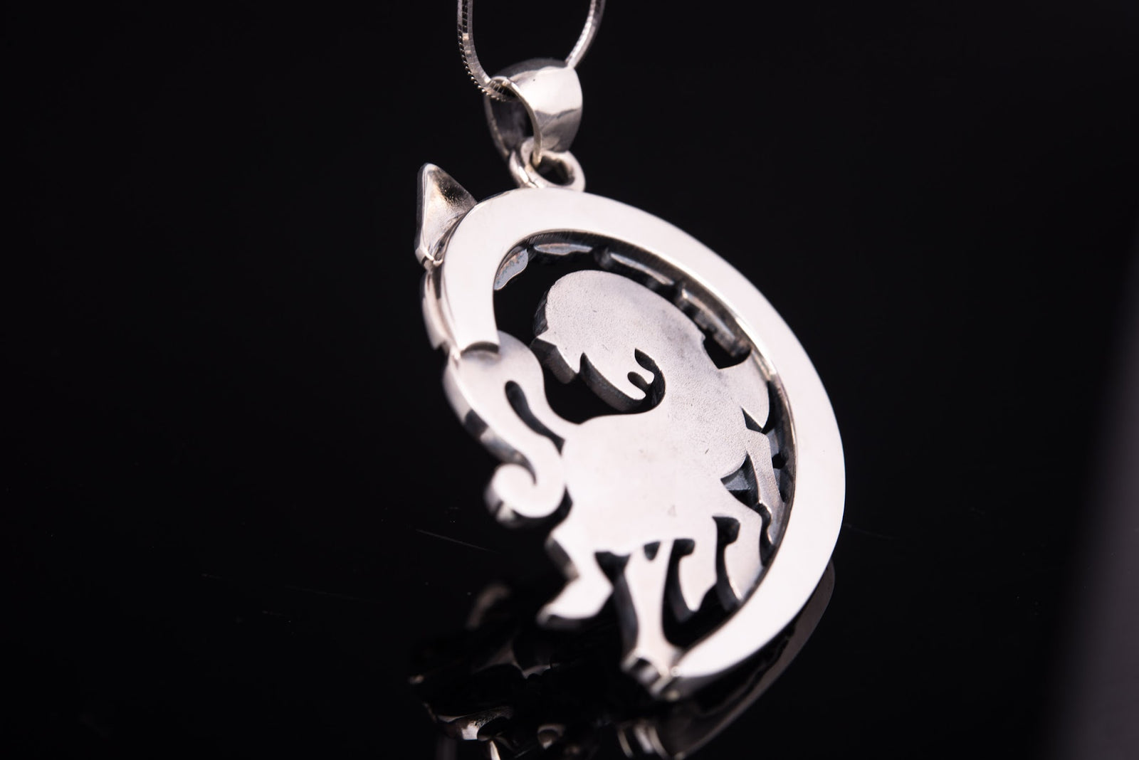 Pendentif Sleipnir et Runes — Argent 925