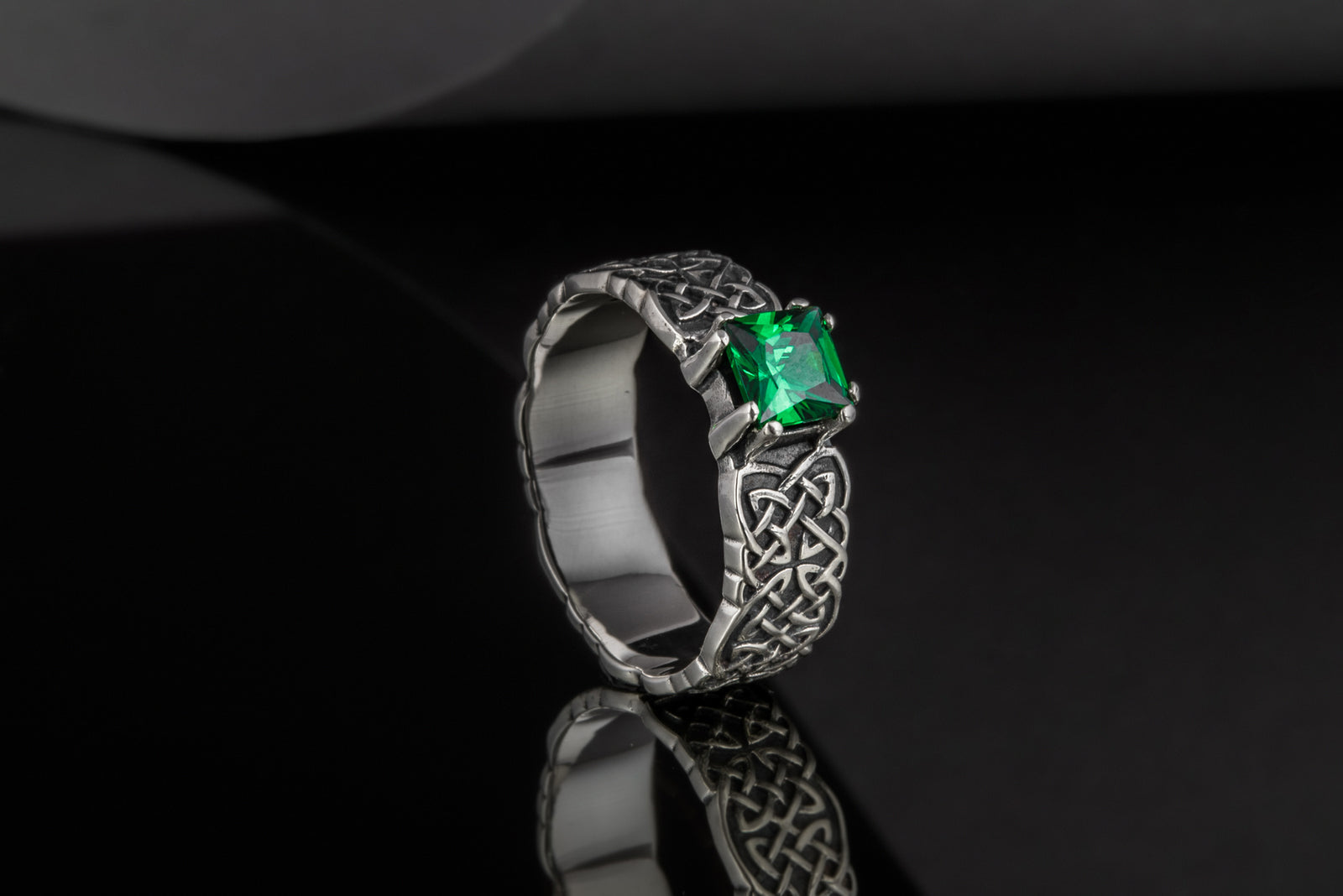 Bague Ornement et Zircon Cubique pierre verte — Argent 925