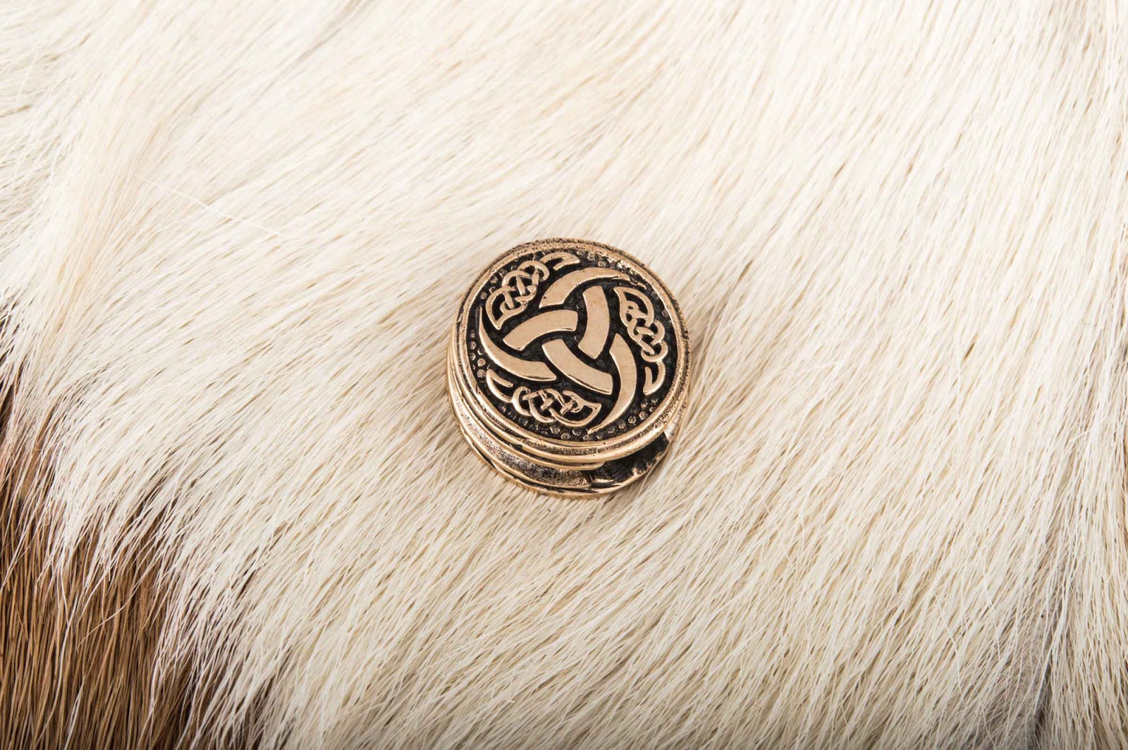 Perle de Barbe Médaillon Triple Corne d’Odin — Bronze
