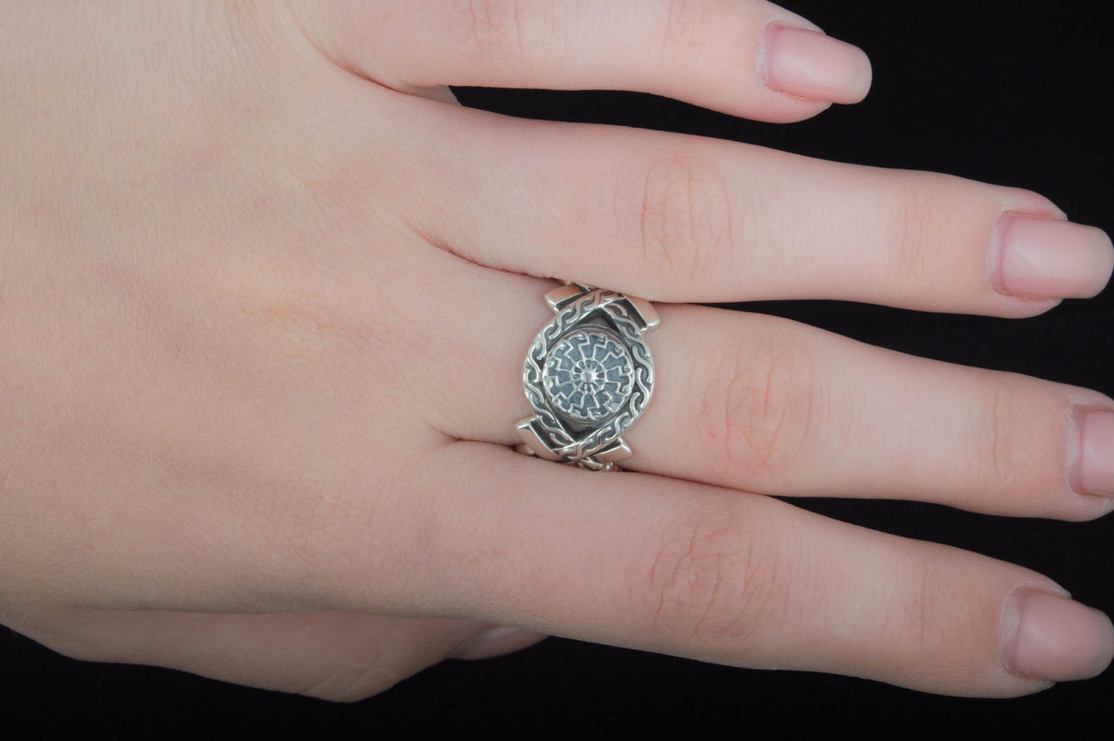 Bague Soleil Noir et Ornement Massive — Argent 925
